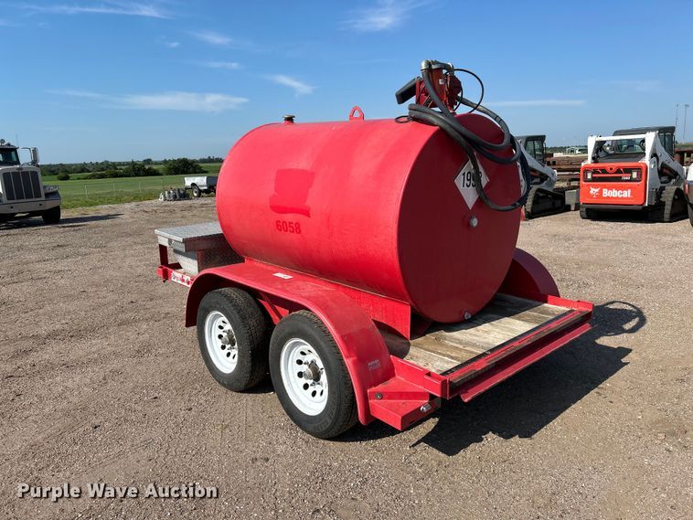 image for item NM9800 2011 Finish Line TT7510 fuel trailer