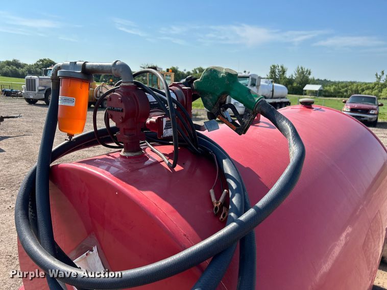 image for item NM9800 2011 Finish Line TT7510 fuel trailer
