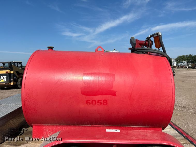 image for item NM9800 2011 Finish Line TT7510 fuel trailer