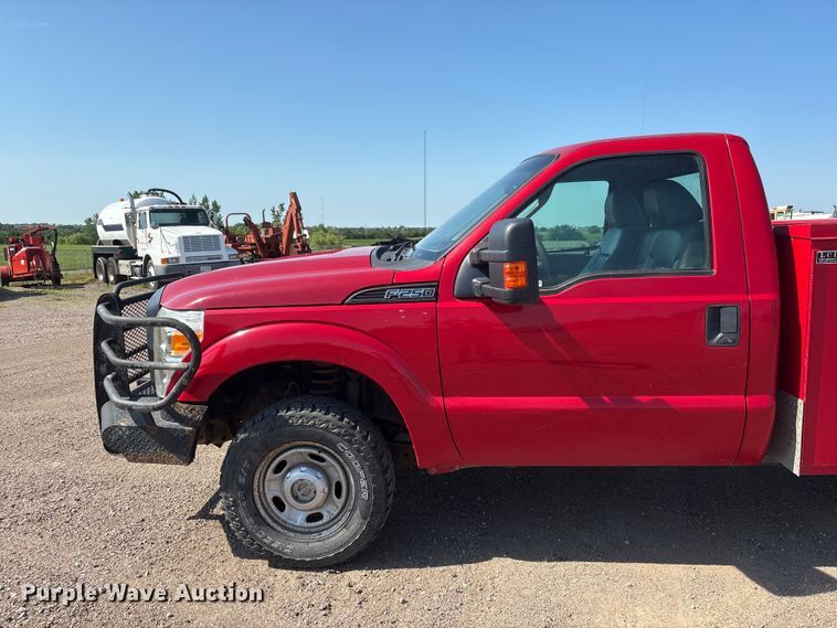 image for item NM9803 2011 Ford F250 Super Duty utility bed pickup truck