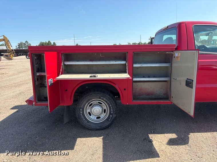 image for item NM9803 2011 Ford F250 Super Duty utility bed pickup truck