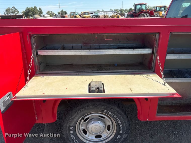 image for item NM9803 2011 Ford F250 Super Duty utility bed pickup truck