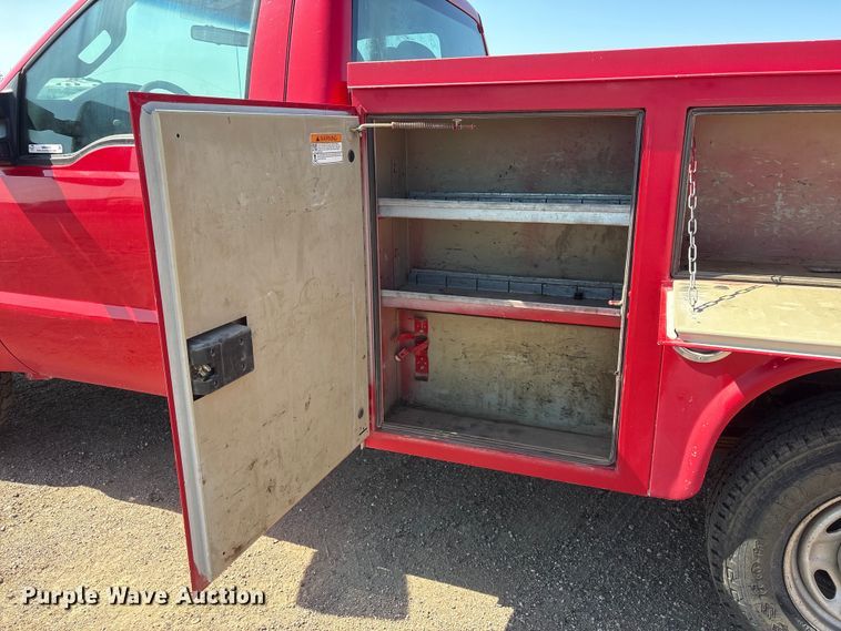 image for item NM9803 2011 Ford F250 Super Duty utility bed pickup truck