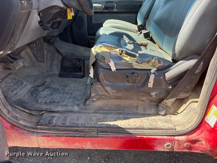 image for item NM9803 2011 Ford F250 Super Duty utility bed pickup truck