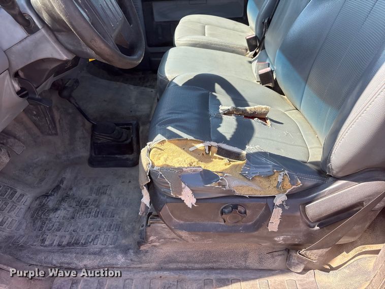 image for item NM9803 2011 Ford F250 Super Duty utility bed pickup truck