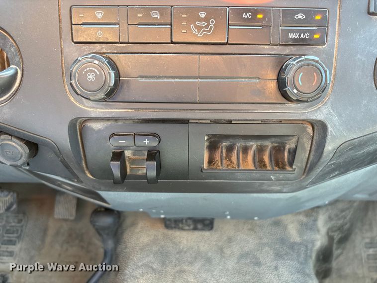 image for item NM9803 2011 Ford F250 Super Duty utility bed pickup truck