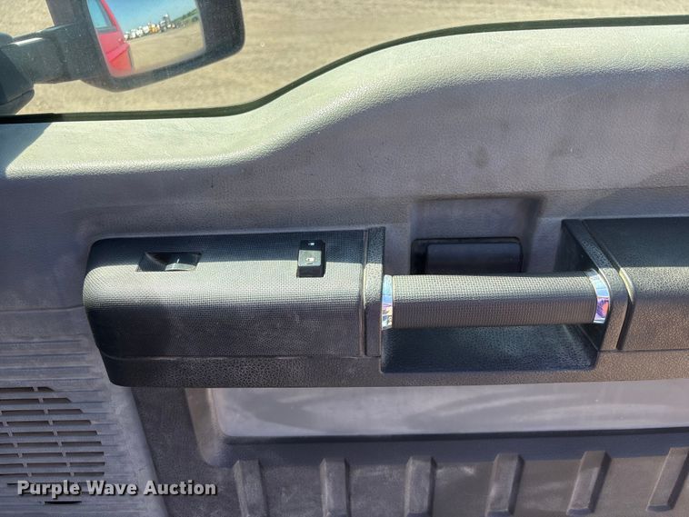 image for item NM9803 2011 Ford F250 Super Duty utility bed pickup truck