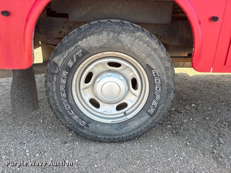 image for item NM9803 2011 Ford F250 Super Duty utility bed pickup truck