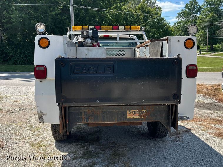 image for item NM9839 2006 Ford F350 Super Duty utility bed pickup truck