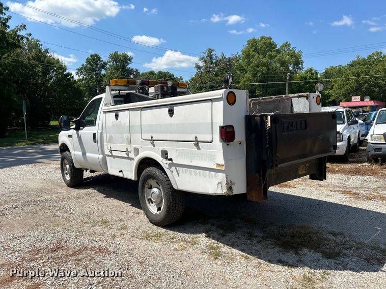 image for item NM9839 2006 Ford F350 Super Duty utility bed pickup truck