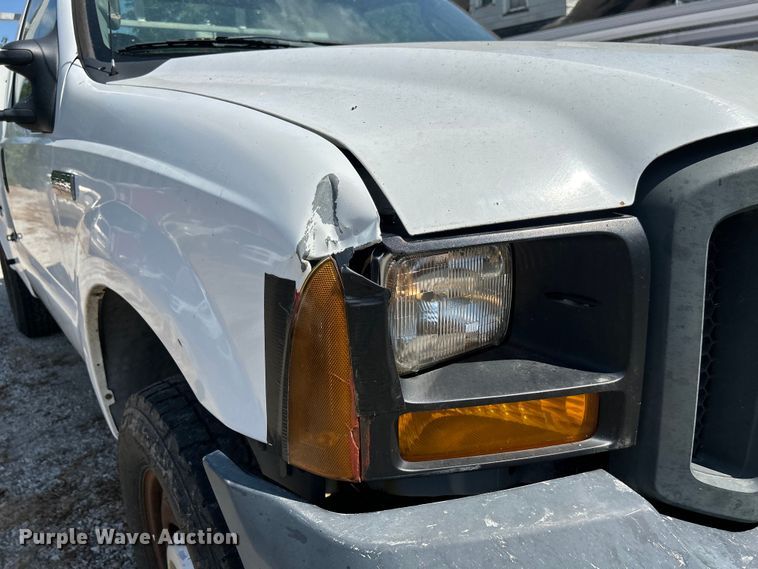 image for item NM9839 2006 Ford F350 Super Duty utility bed pickup truck