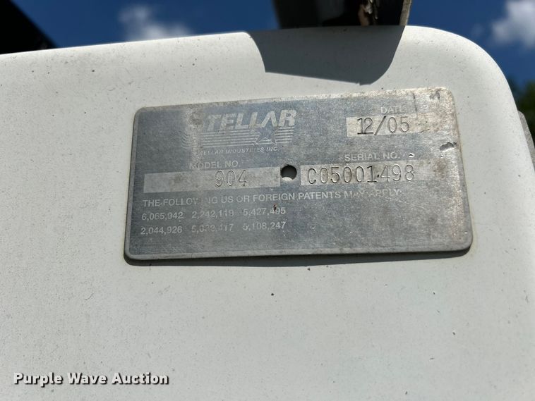 image for item NM9839 2006 Ford F350 Super Duty utility bed pickup truck