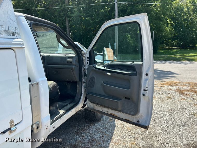 image for item NM9839 2006 Ford F350 Super Duty utility bed pickup truck