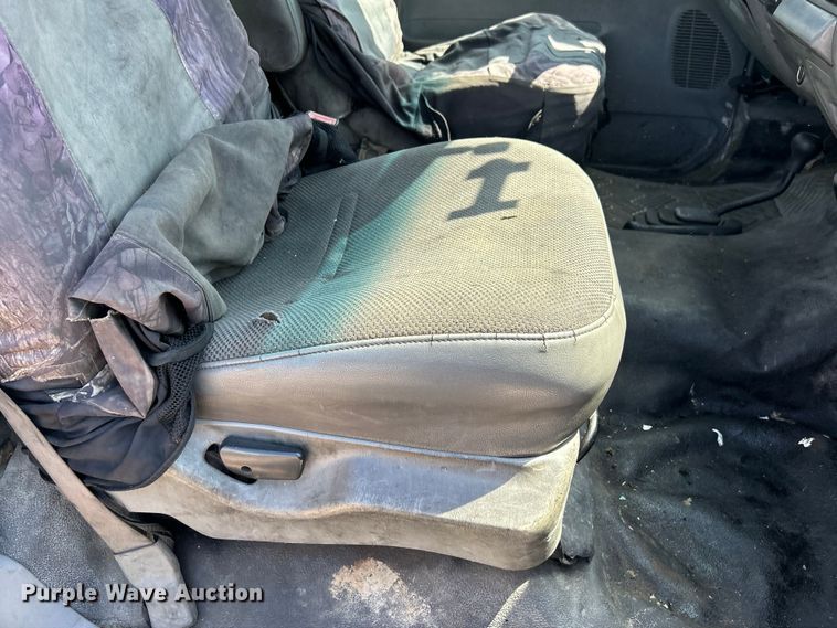 image for item NM9839 2006 Ford F350 Super Duty utility bed pickup truck