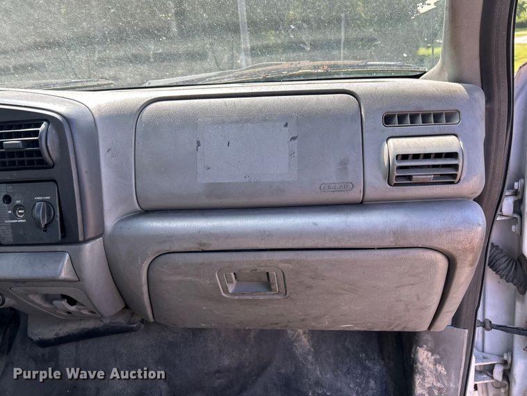 image for item NM9839 2006 Ford F350 Super Duty utility bed pickup truck