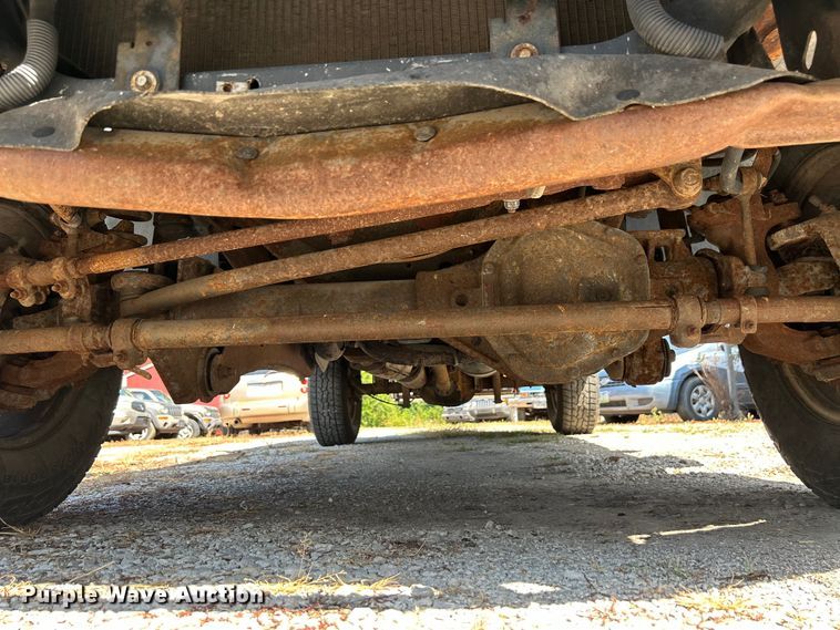 image for item NM9839 2006 Ford F350 Super Duty utility bed pickup truck