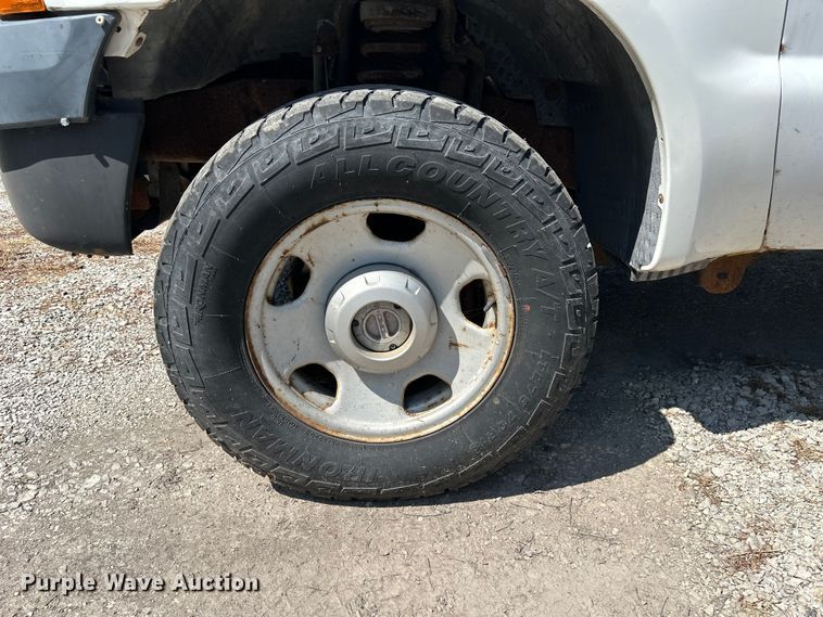 image for item NM9839 2006 Ford F350 Super Duty utility bed pickup truck
