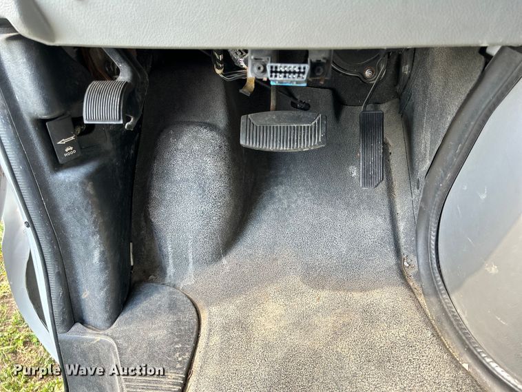 image for item NM9840 2009 Ford E-450 shuttle bus