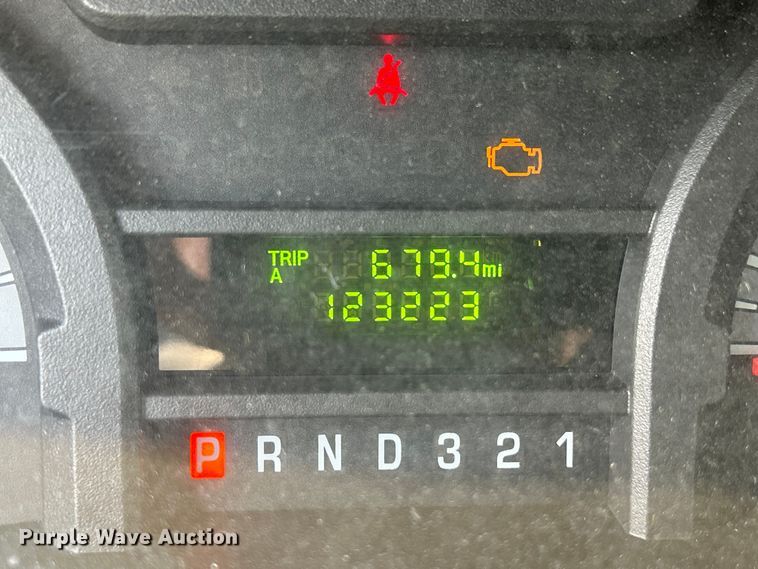 image for item NM9840 2009 Ford E-450 shuttle bus