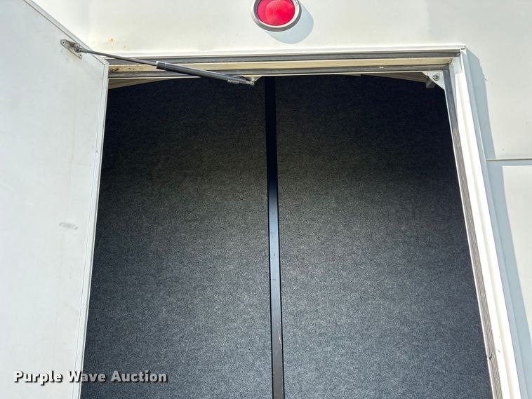 image for item NM9840 2009 Ford E-450 shuttle bus