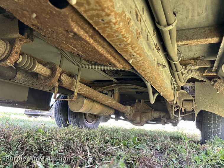 image for item NM9840 2009 Ford E-450 shuttle bus