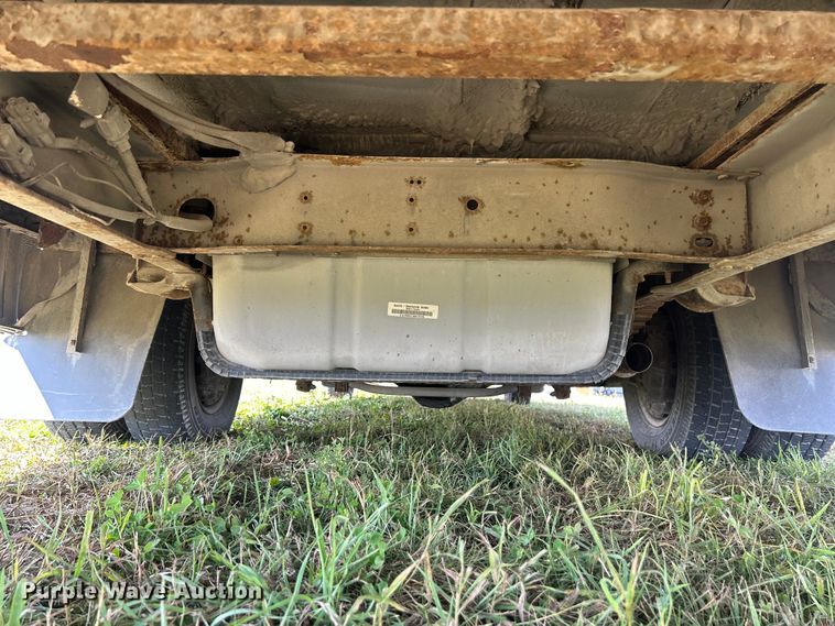image for item NM9840 2009 Ford E-450 shuttle bus