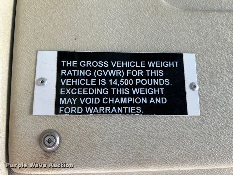 image for item NM9840 2009 Ford E-450 shuttle bus