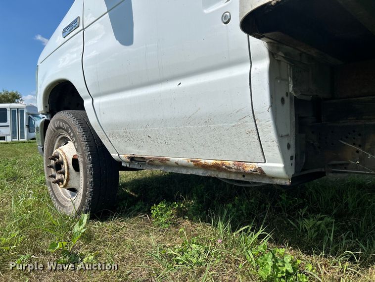 image for item NM9841 2008 Ford E350 box truck