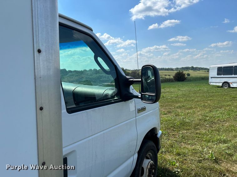 image for item NM9841 2008 Ford E350 box truck