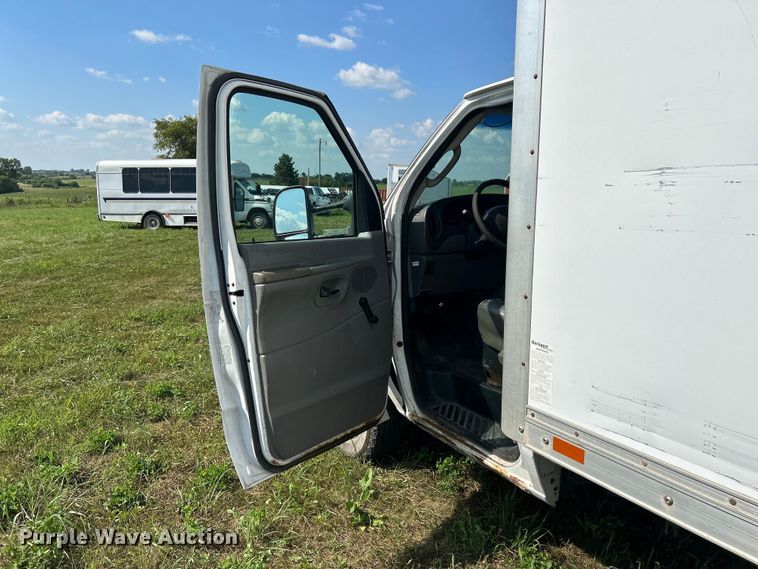 image for item NM9841 2008 Ford E350 box truck