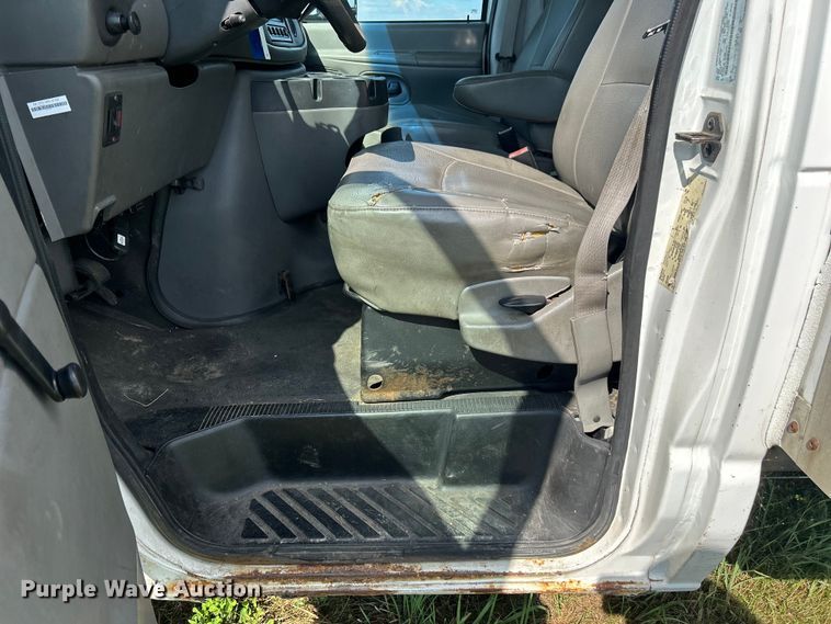 image for item NM9841 2008 Ford E350 box truck