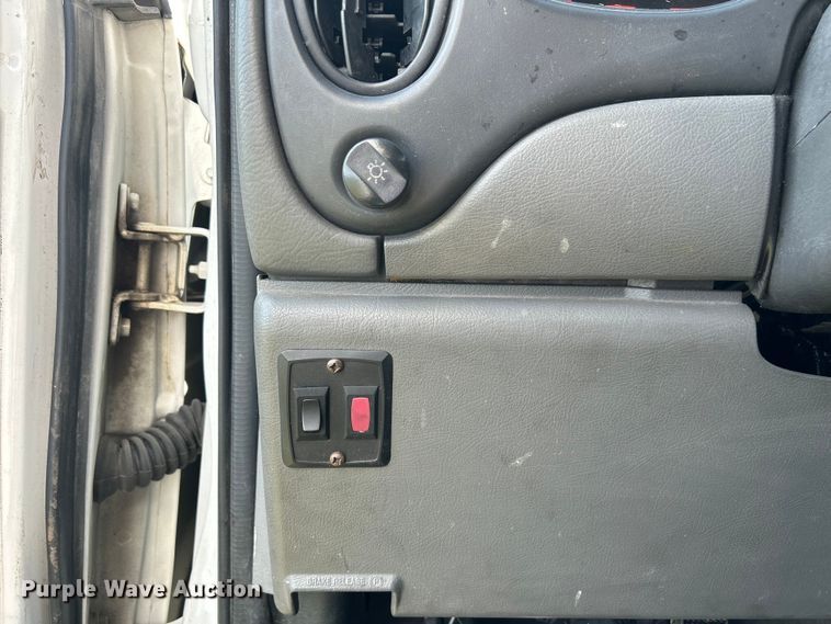 image for item NM9841 2008 Ford E350 box truck