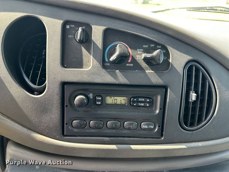 image for item NM9841 2008 Ford E350 box truck