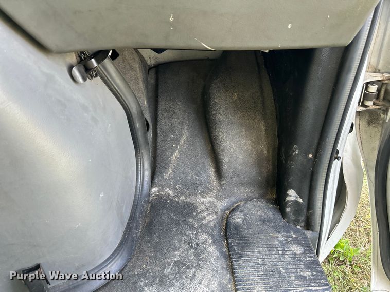 image for item NM9841 2008 Ford E350 box truck