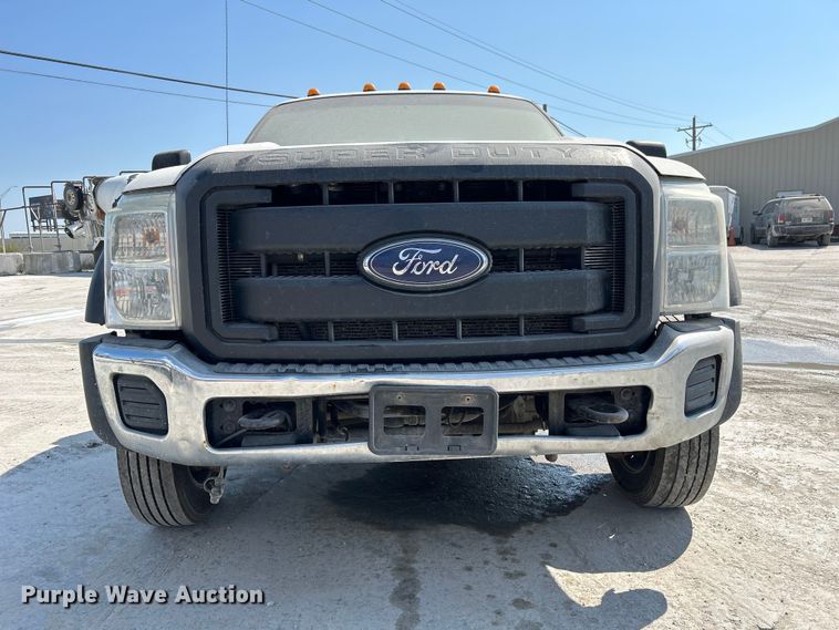 image for item NM9860 2016 Ford F550 flatbed truck