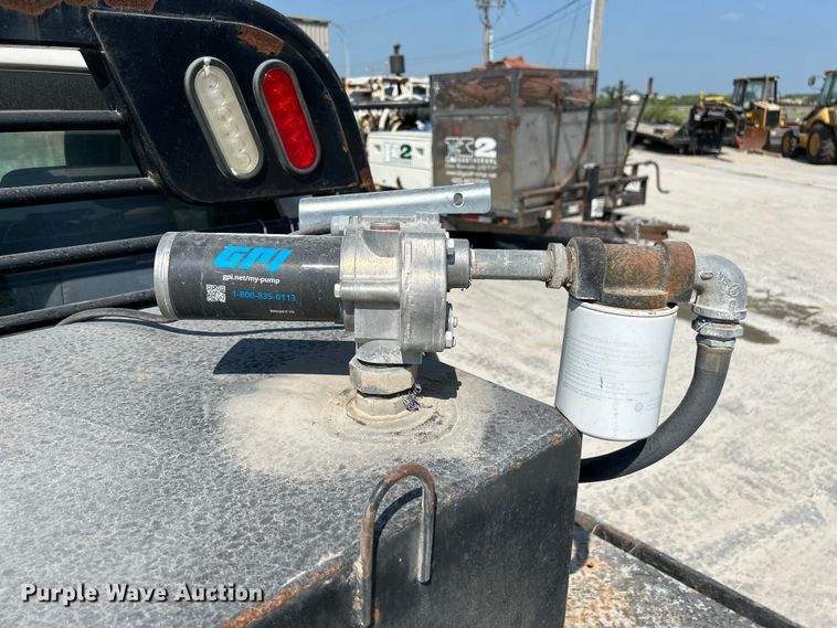 image for item NM9860 2016 Ford F550 flatbed truck