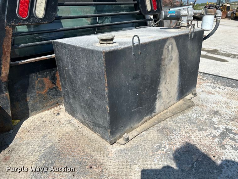 image for item NM9860 2016 Ford F550 flatbed truck