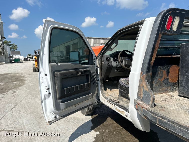 image for item NM9860 2016 Ford F550 flatbed truck