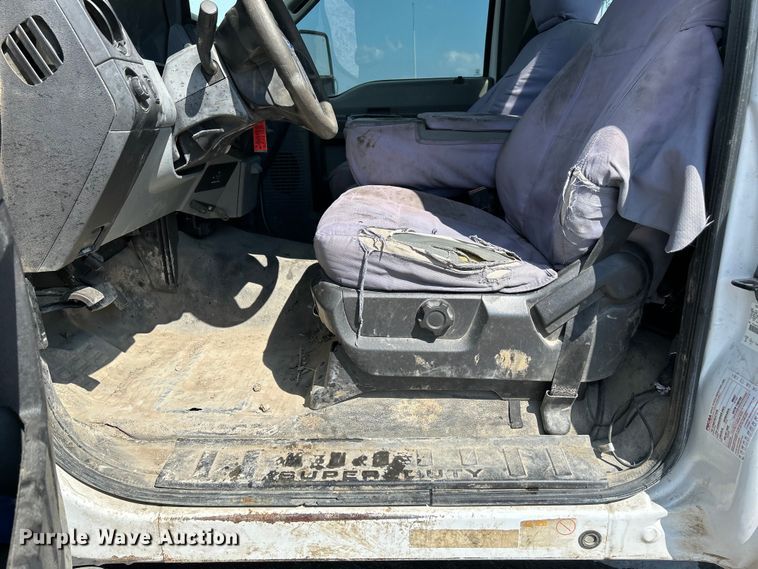 image for item NM9860 2016 Ford F550 flatbed truck