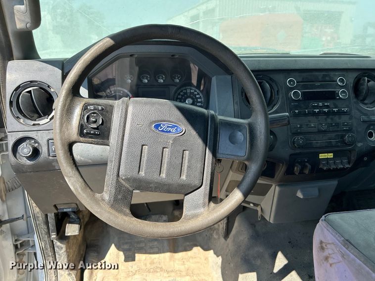 image for item NM9860 2016 Ford F550 flatbed truck