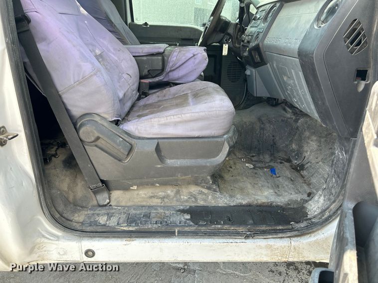 image for item NM9860 2016 Ford F550 flatbed truck