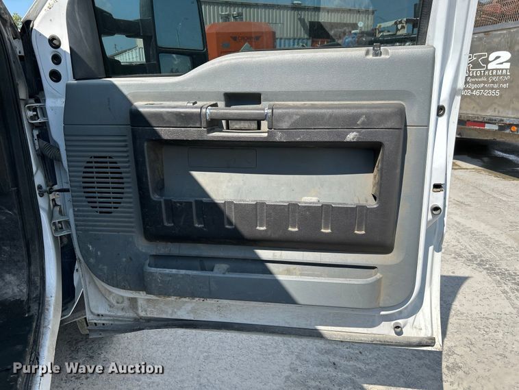 image for item NM9860 2016 Ford F550 flatbed truck