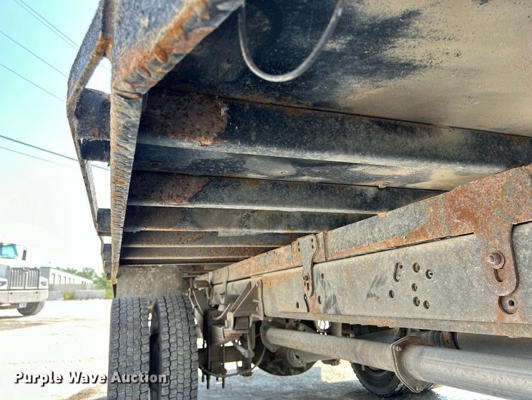 image for item NM9860 2016 Ford F550 flatbed truck