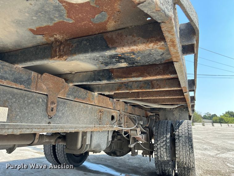 image for item NM9860 2016 Ford F550 flatbed truck