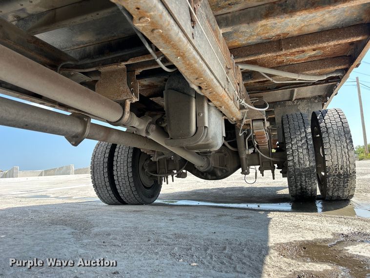 image for item NM9860 2016 Ford F550 flatbed truck