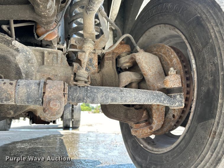 image for item NM9860 2016 Ford F550 flatbed truck