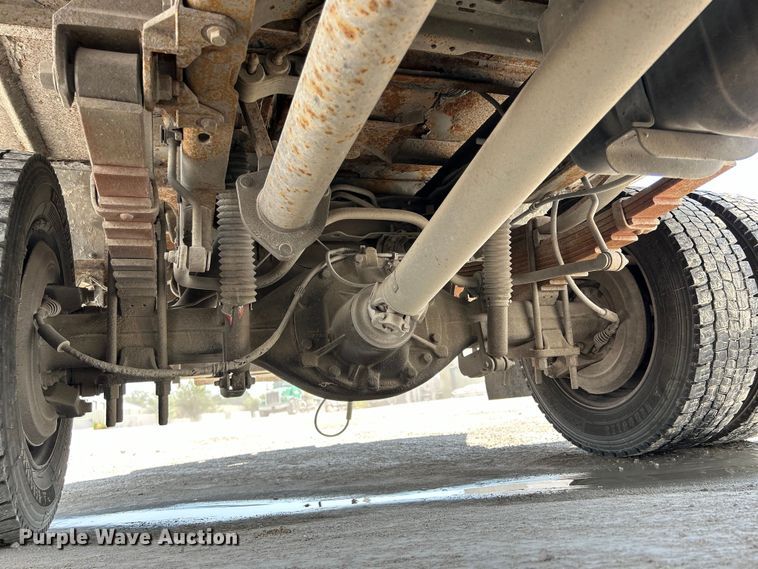 image for item NM9860 2016 Ford F550 flatbed truck