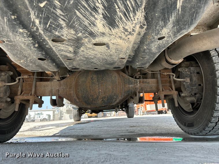 image for item NM9860 2016 Ford F550 flatbed truck