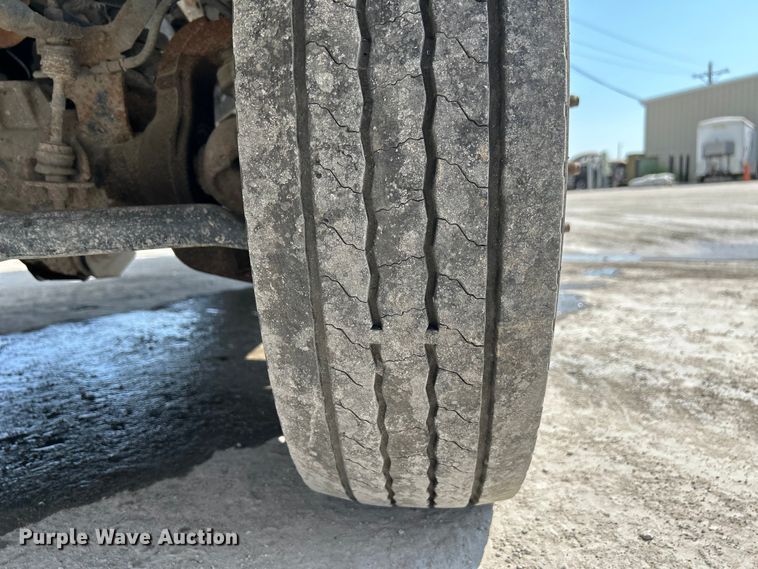 image for item NM9860 2016 Ford F550 flatbed truck