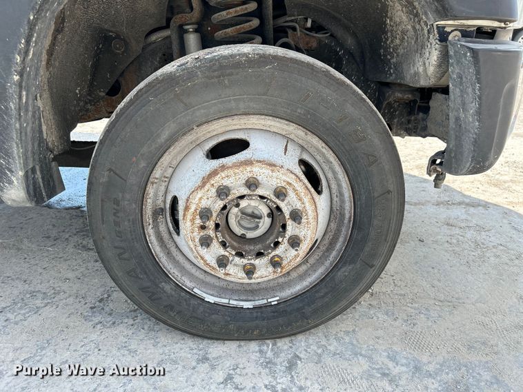 image for item NM9860 2016 Ford F550 flatbed truck